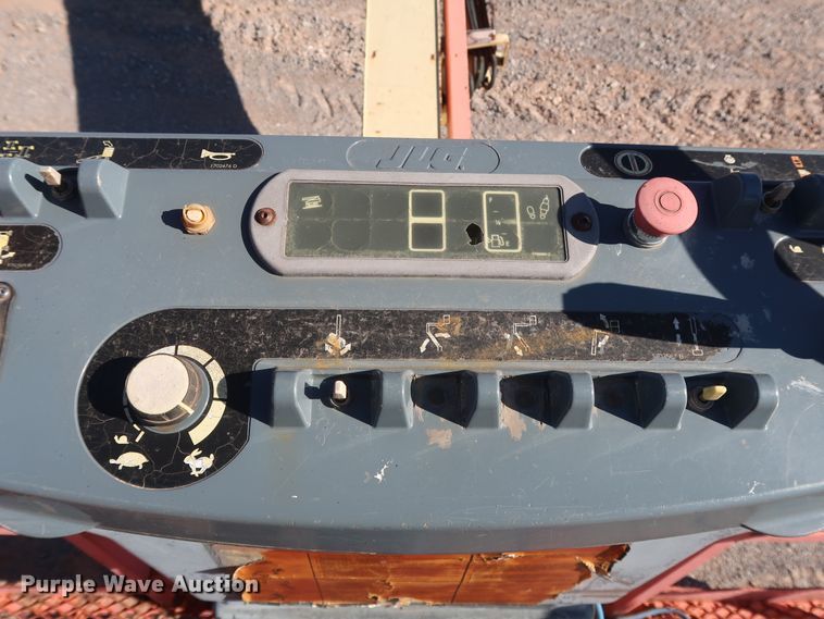 image for item GD9872 2002 JLG 400S boom lift