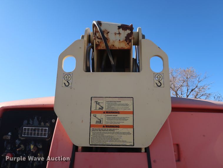 image for item GD9872 2002 JLG 400S boom lift