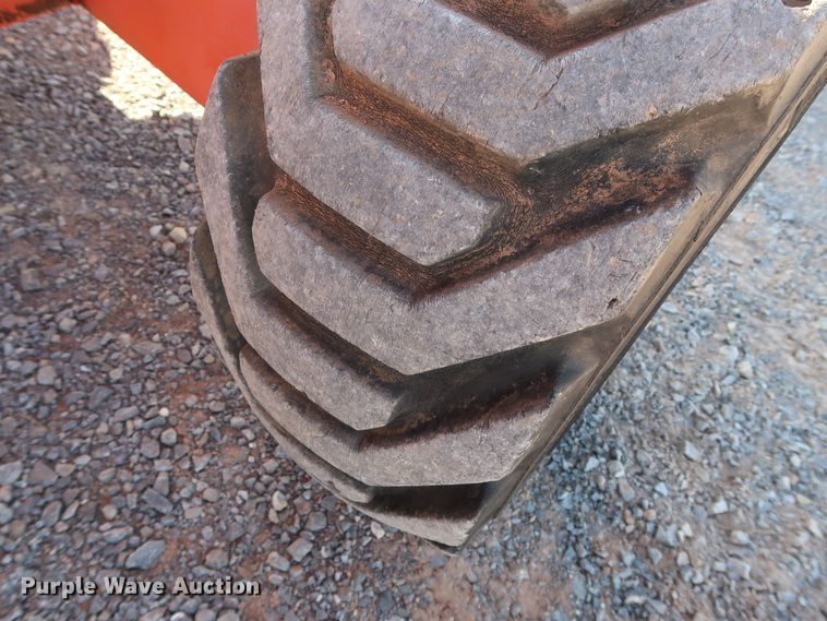 image for item GD9872 2002 JLG 400S boom lift