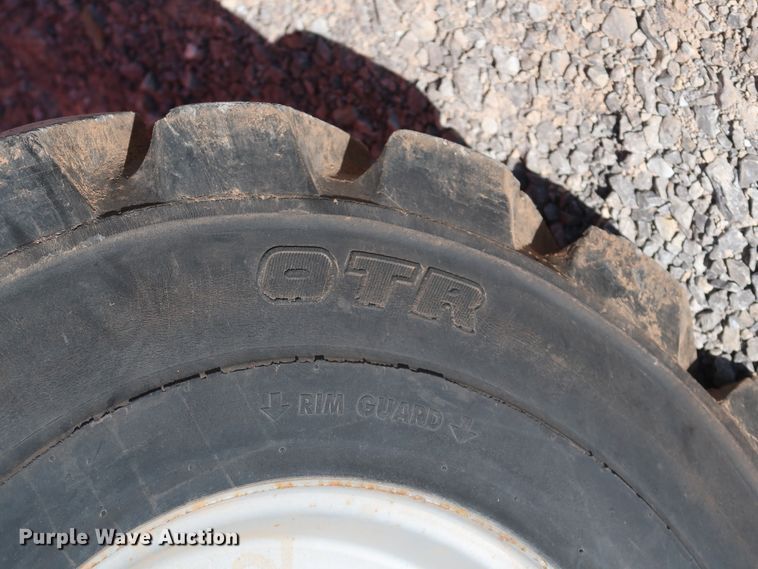 image for item GD9872 2002 JLG 400S boom lift