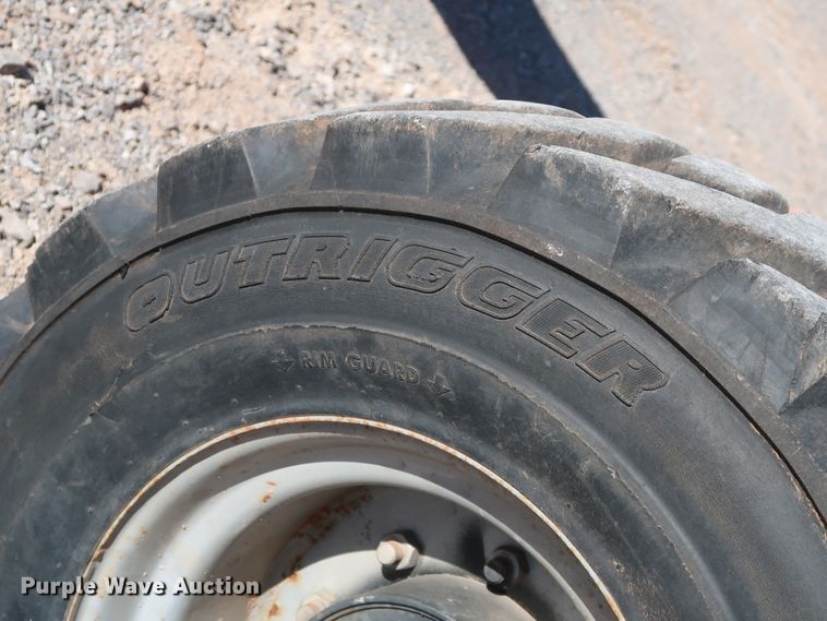 image for item GD9872 2002 JLG 400S boom lift