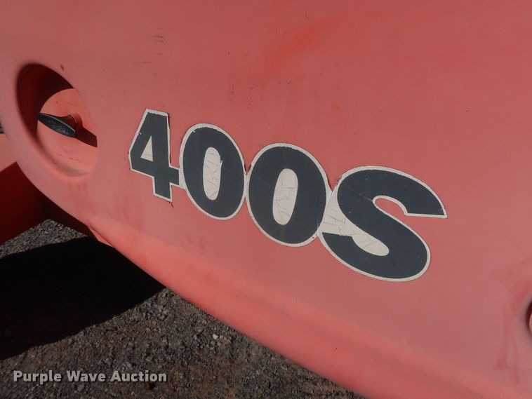 image for item GD9872 2002 JLG 400S boom lift