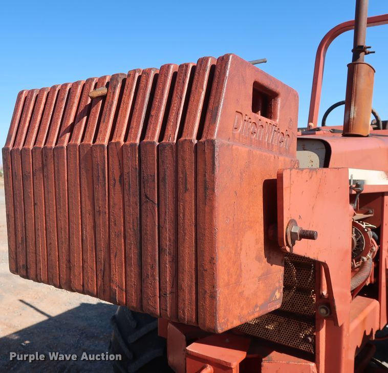 image for item GD9873 1996 Ditch Witch 5110DD trencher