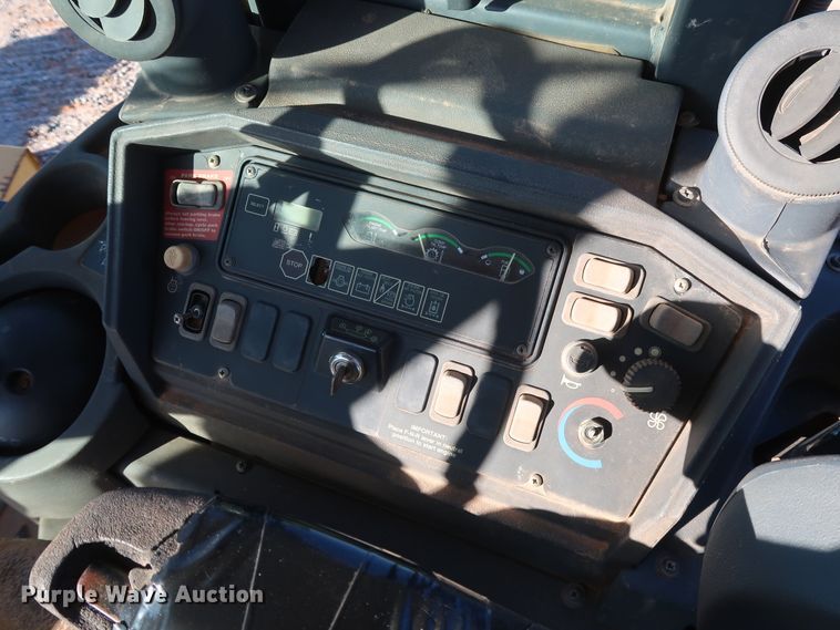 image for item GD9874 2005 John Deere 310SG backhoe