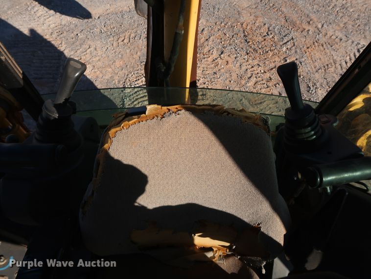 image for item GD9874 2005 John Deere 310SG backhoe