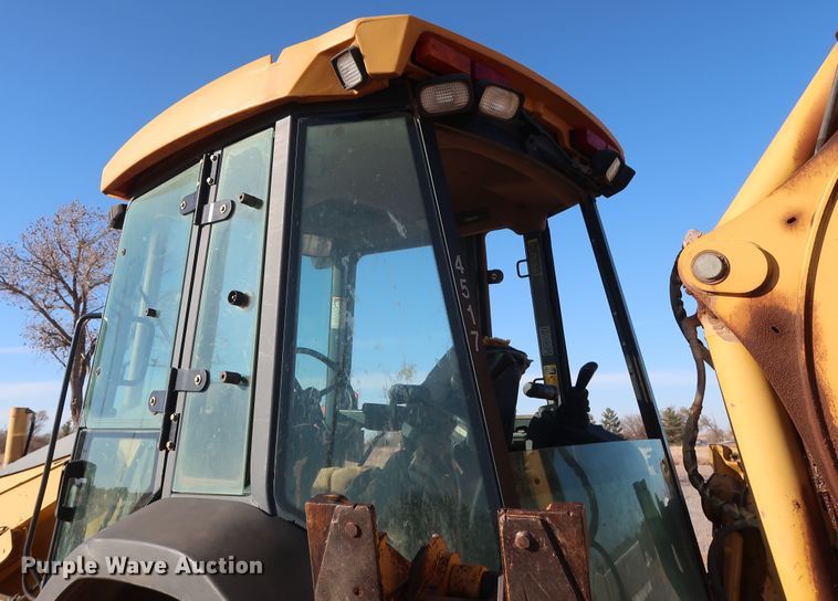 image for item GD9874 2005 John Deere 310SG backhoe