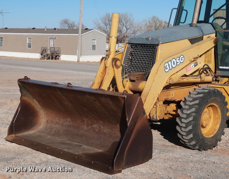 image for item GD9874 2005 John Deere 310SG backhoe