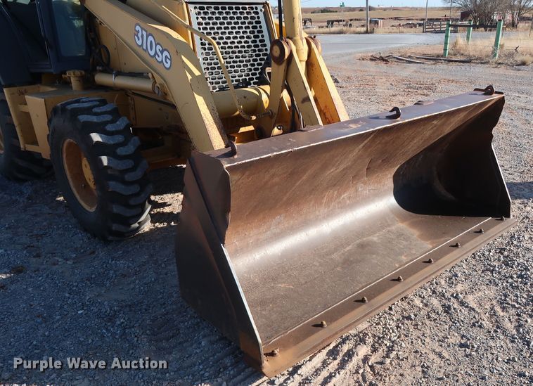image for item GD9874 2005 John Deere 310SG backhoe