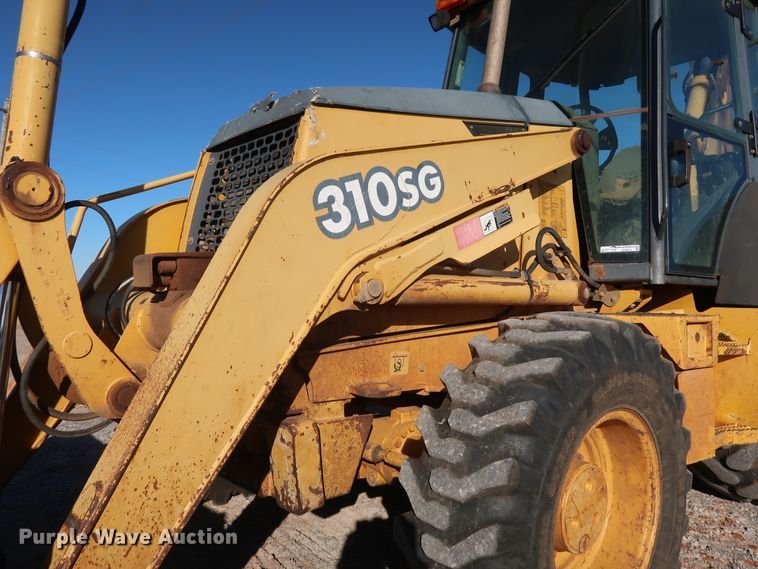 image for item GD9874 2005 John Deere 310SG backhoe