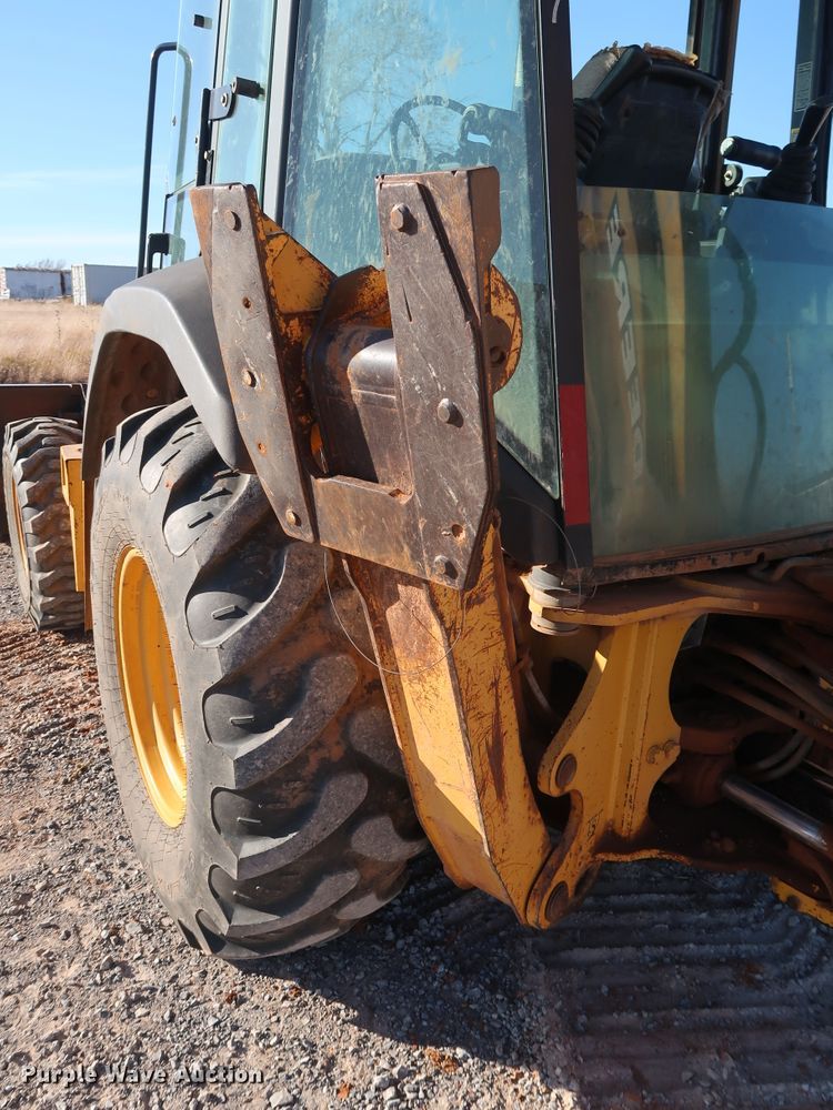 image for item GD9874 2005 John Deere 310SG backhoe