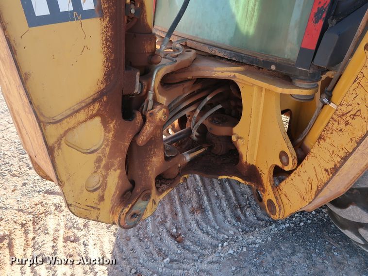 image for item GD9874 2005 John Deere 310SG backhoe