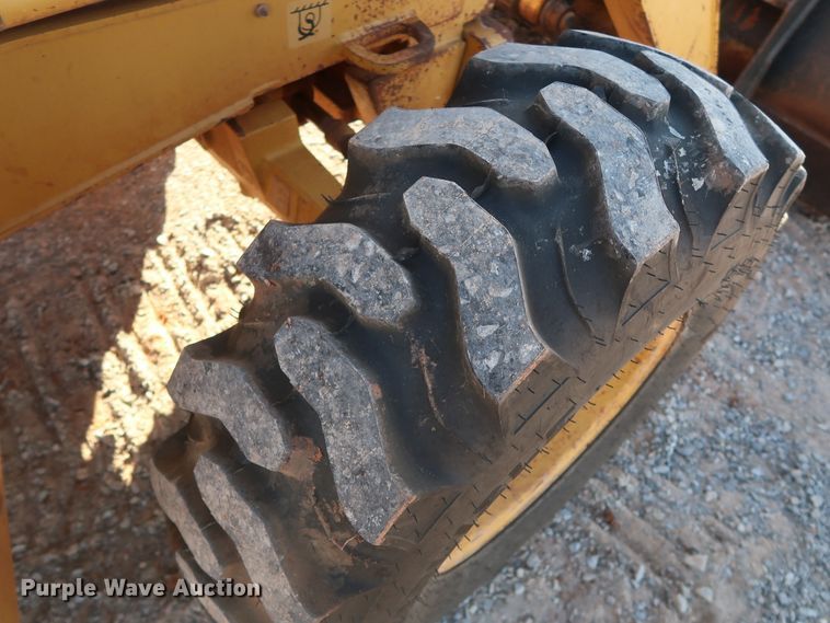 image for item GD9874 2005 John Deere 310SG backhoe