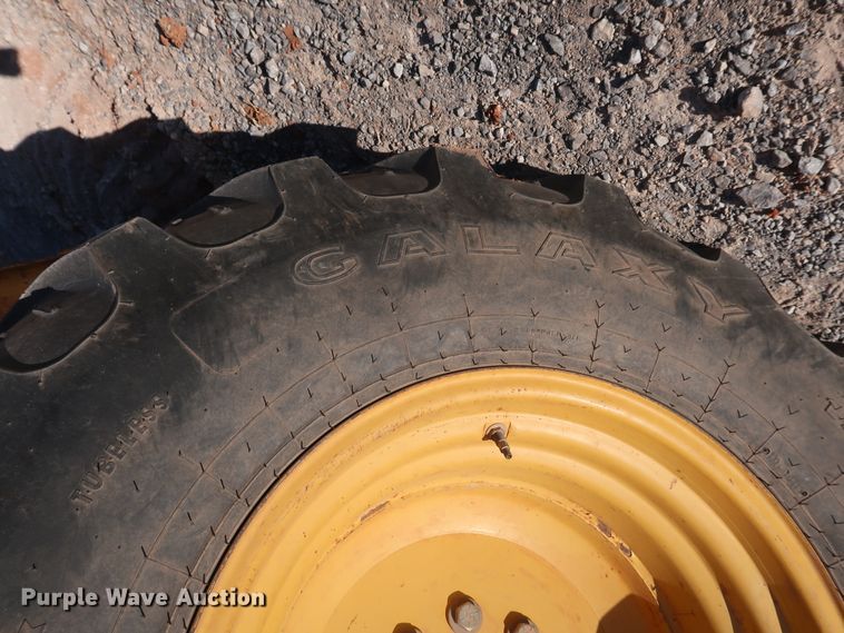 image for item GD9874 2005 John Deere 310SG backhoe