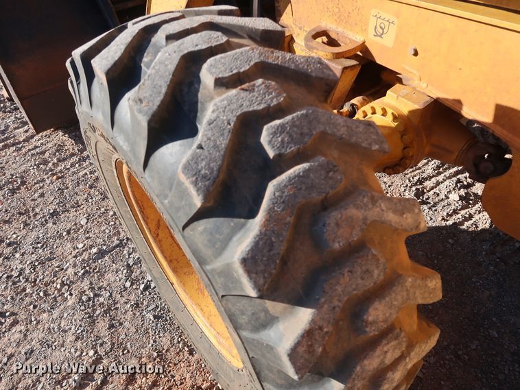 image for item GD9874 2005 John Deere 310SG backhoe