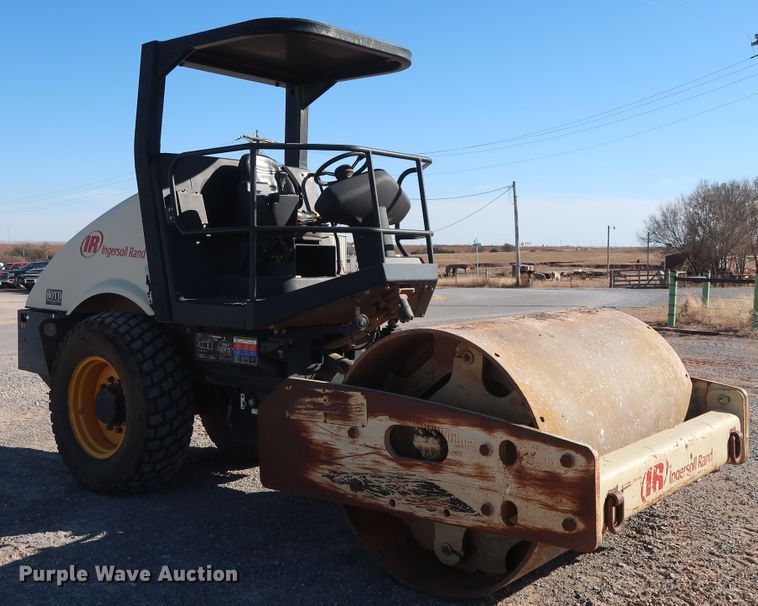 image for item GD9876 2007 Ingersoll Rand SD-70D TF single drum vibratory roller