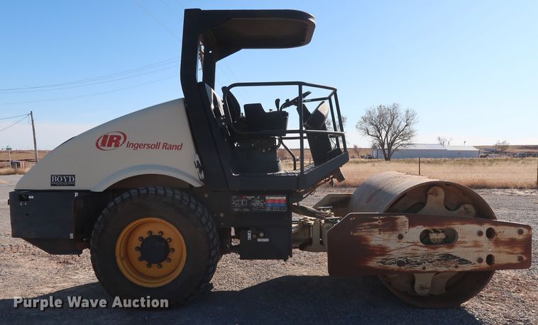 image for item GD9876 2007 Ingersoll Rand SD-70D TF single drum vibratory roller