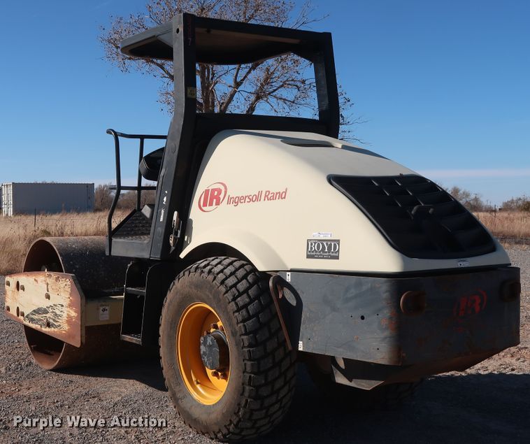 image for item GD9876 2007 Ingersoll Rand SD-70D TF single drum vibratory roller