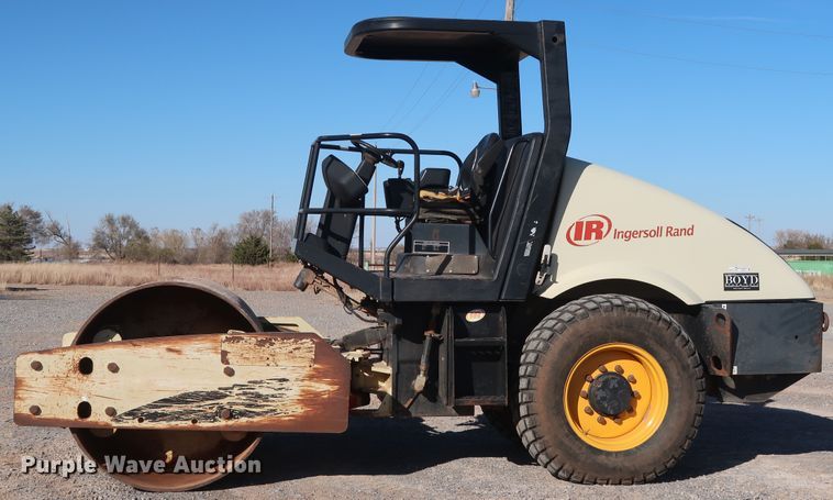 image for item GD9876 2007 Ingersoll Rand SD-70D TF single drum vibratory roller