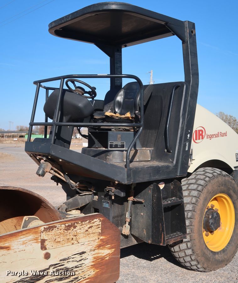image for item GD9876 2007 Ingersoll Rand SD-70D TF single drum vibratory roller