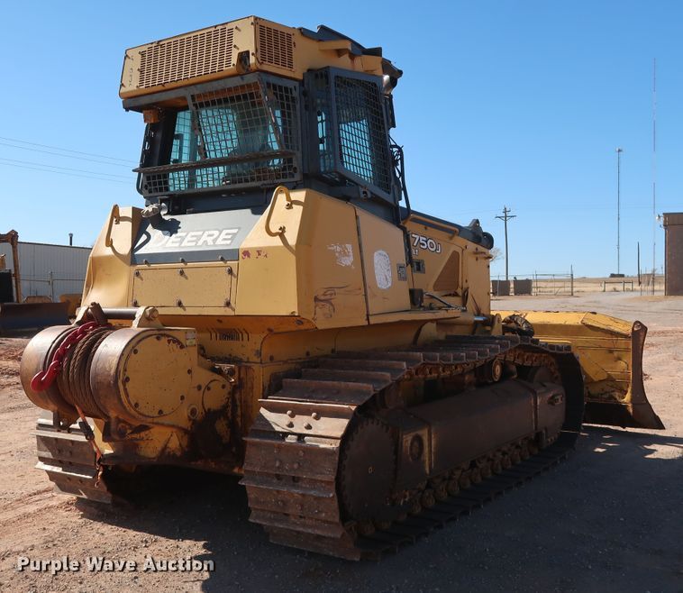 image for item GD9877 2005 John Deere 750J LT dozer