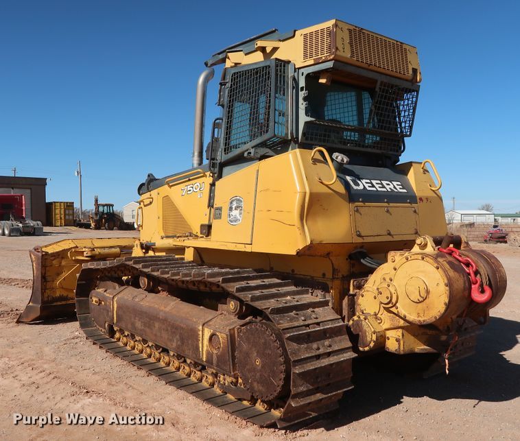 image for item GD9877 2005 John Deere 750J LT dozer
