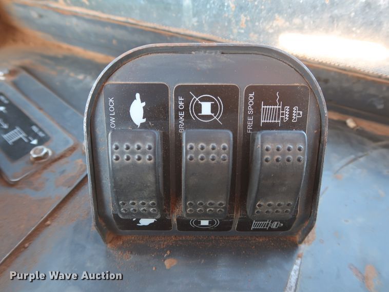 image for item GD9877 2005 John Deere 750J LT dozer