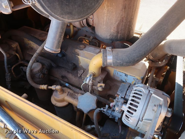 image for item GD9877 2005 John Deere 750J LT dozer