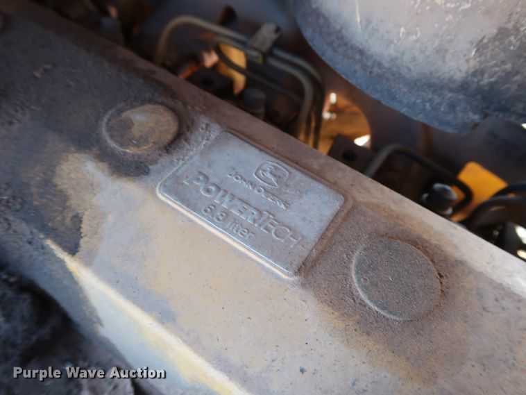 image for item GD9877 2005 John Deere 750J LT dozer