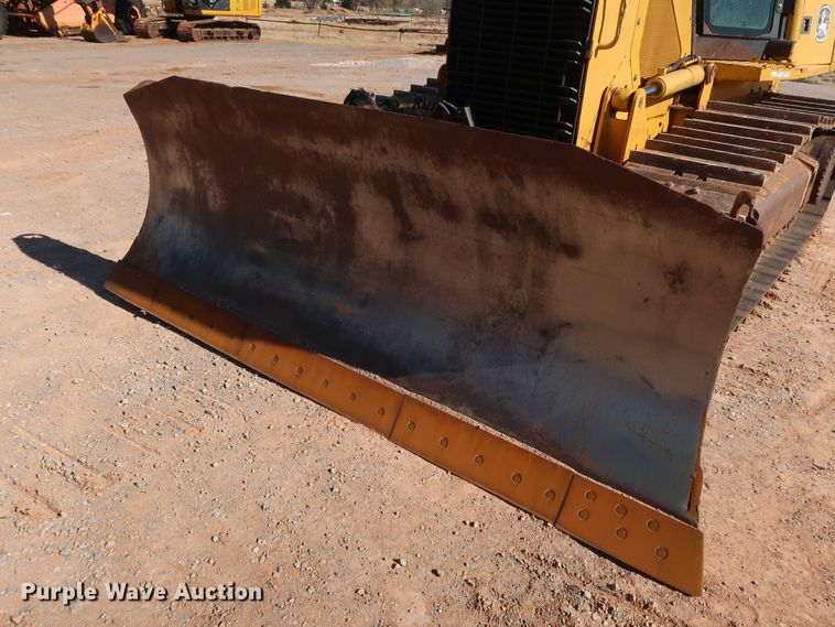 image for item GD9877 2005 John Deere 750J LT dozer