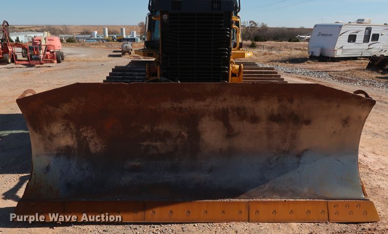 image for item GD9877 2005 John Deere 750J LT dozer