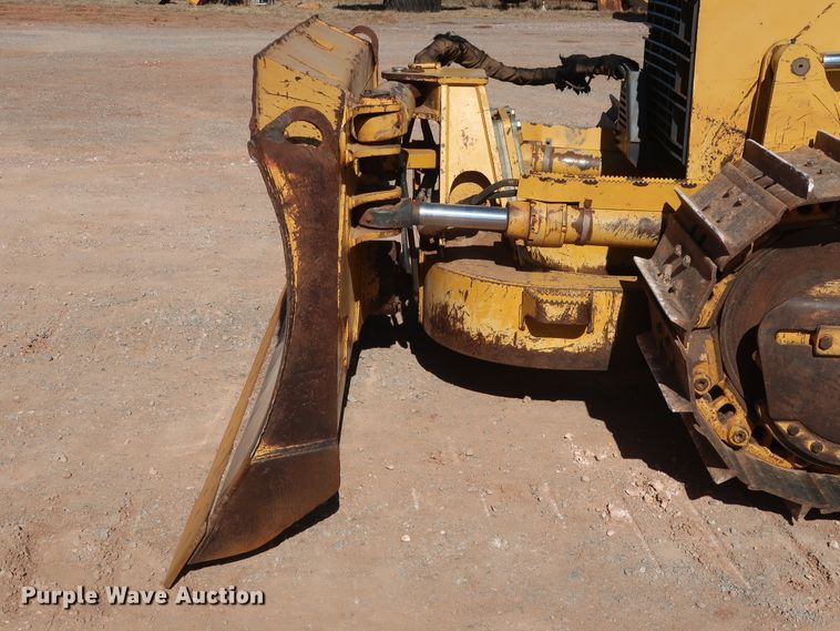 image for item GD9877 2005 John Deere 750J LT dozer