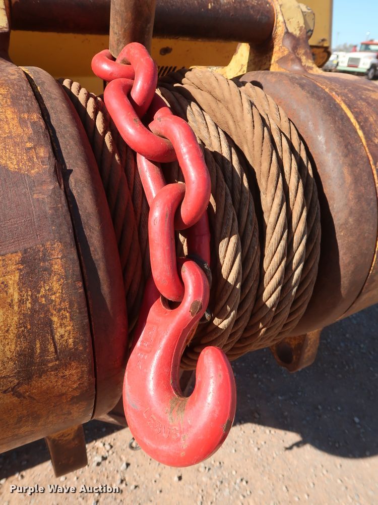 image for item GD9877 2005 John Deere 750J LT dozer