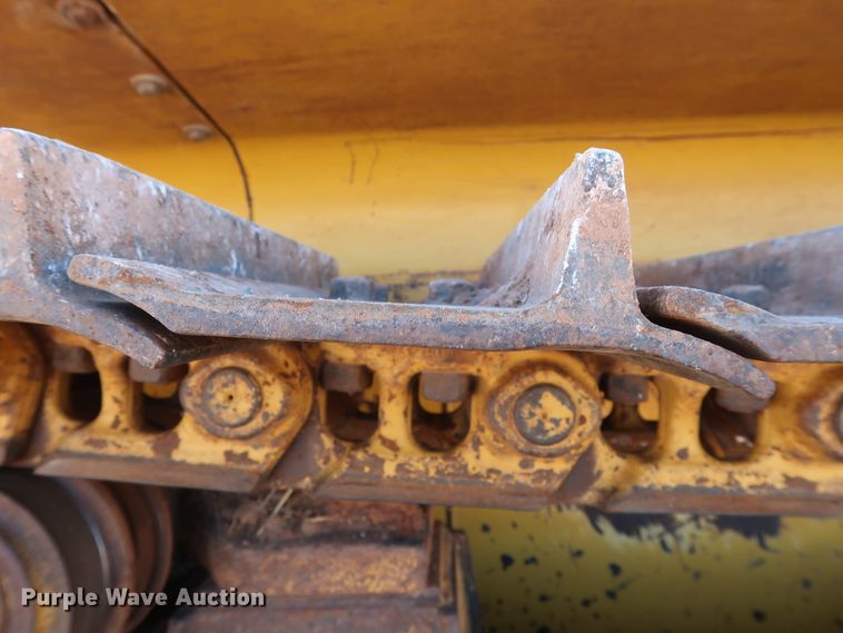 image for item GD9877 2005 John Deere 750J LT dozer