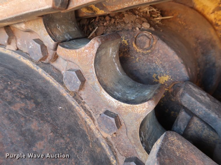 image for item GD9877 2005 John Deere 750J LT dozer