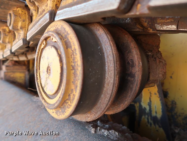 image for item GD9877 2005 John Deere 750J LT dozer