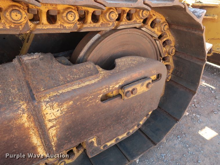 image for item GD9877 2005 John Deere 750J LT dozer