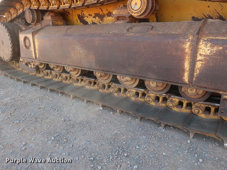 image for item GD9877 2005 John Deere 750J LT dozer