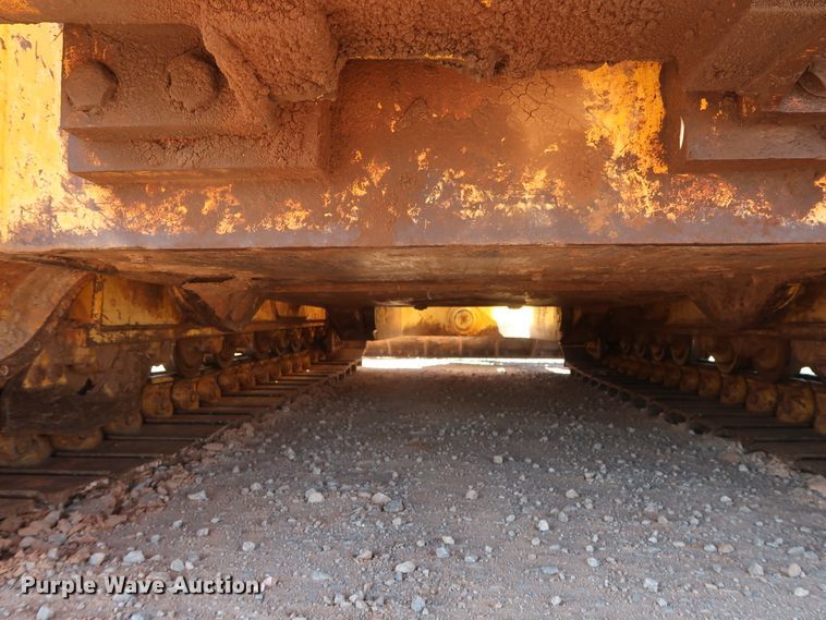 image for item GD9877 2005 John Deere 750J LT dozer