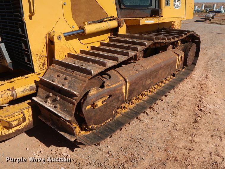 image for item GD9877 2005 John Deere 750J LT dozer