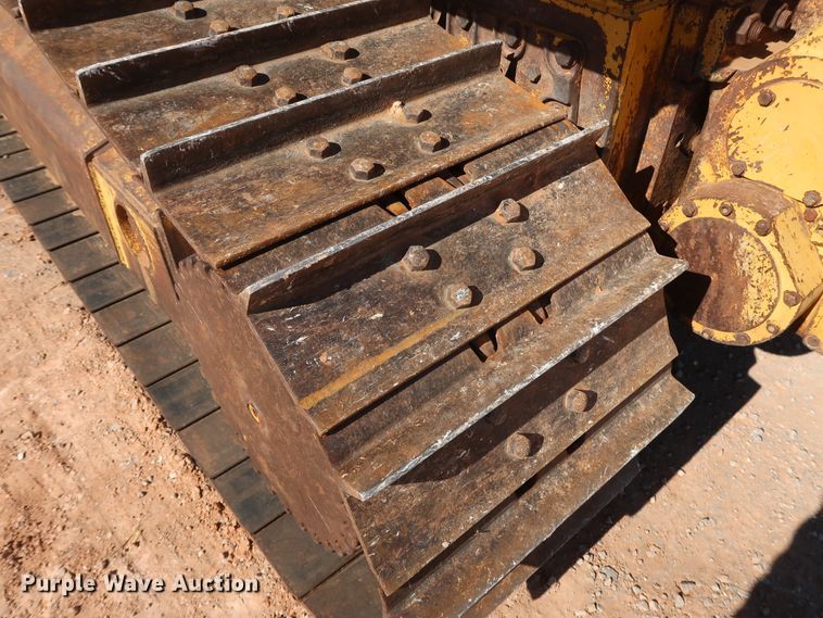 image for item GD9877 2005 John Deere 750J LT dozer