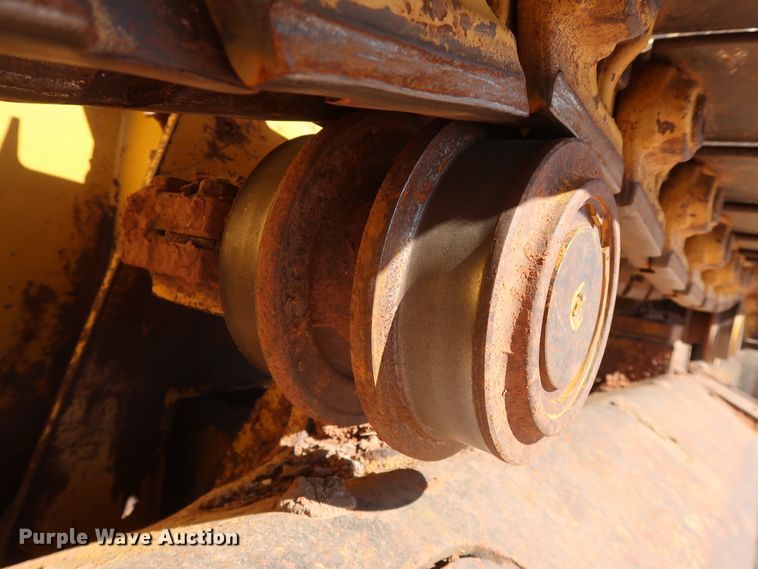 image for item GD9877 2005 John Deere 750J LT dozer