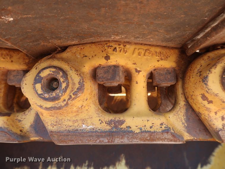 image for item GD9877 2005 John Deere 750J LT dozer