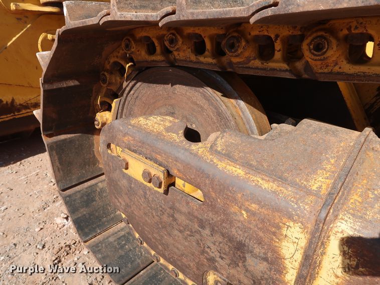 image for item GD9877 2005 John Deere 750J LT dozer