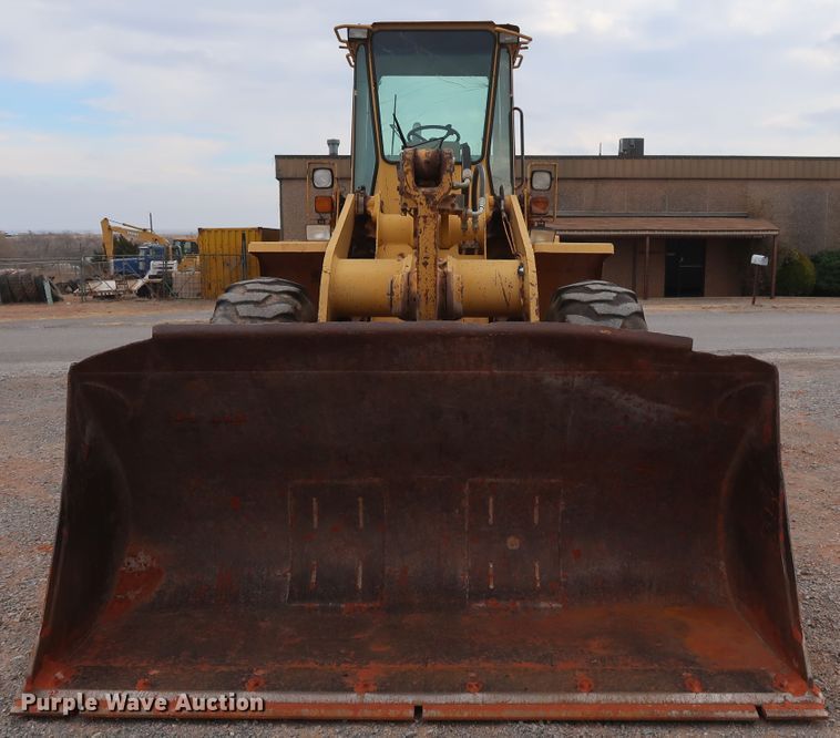 image for item GD9906 1995 John Deere 624G wheel loader