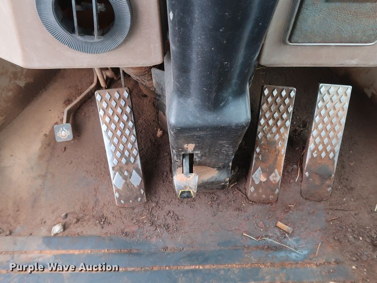 image for item GD9906 1995 John Deere 624G wheel loader