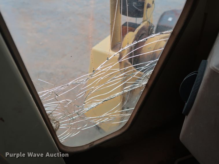 image for item GD9906 1995 John Deere 624G wheel loader