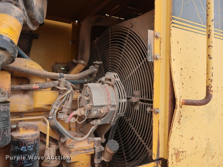 image for item GD9906 1995 John Deere 624G wheel loader