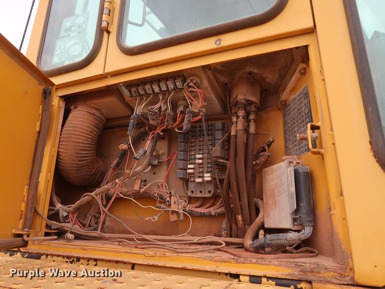 image for item GD9906 1995 John Deere 624G wheel loader