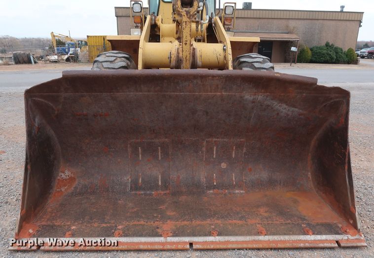 image for item GD9906 1995 John Deere 624G wheel loader