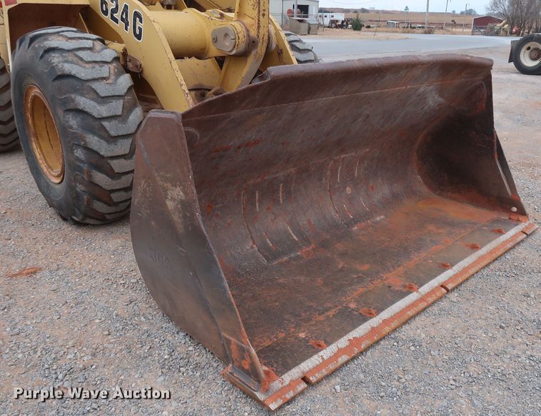 image for item GD9906 1995 John Deere 624G wheel loader